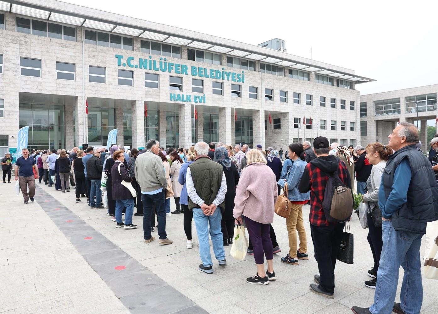 Nilüfer Belediyesi, Vatandaşları Yüz Binlerce Fideyle Buluşturdu!