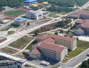 Abant İzzet Baysal Üniversitesi’nde Hekimlik Andı’ndaki “Cinsel Yönelim” Sözüne Yasak!