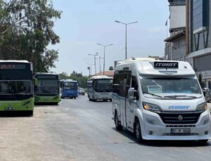 Adana’da Vatandaşlar Klimasız Otobüs ve Dolmuşlara Tepki Gösterdi