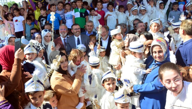 Ak Parti MKYK Üyesi Becerikli Ünal, Depremzedeler İçin Şölen Düzenledi