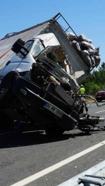 akpli meclis uyesi trafik kazasinda hayatini kaybetti 0 Yd8UBqcL