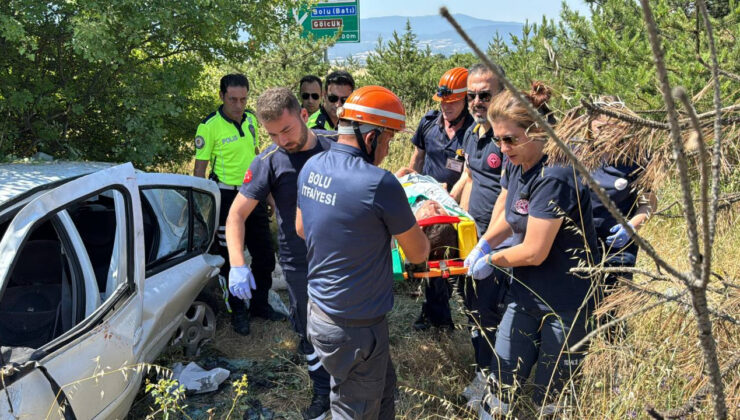 Anadolu Otoyolu Gişelerinde Bariyere Çarpan Otomobil Takla Attı