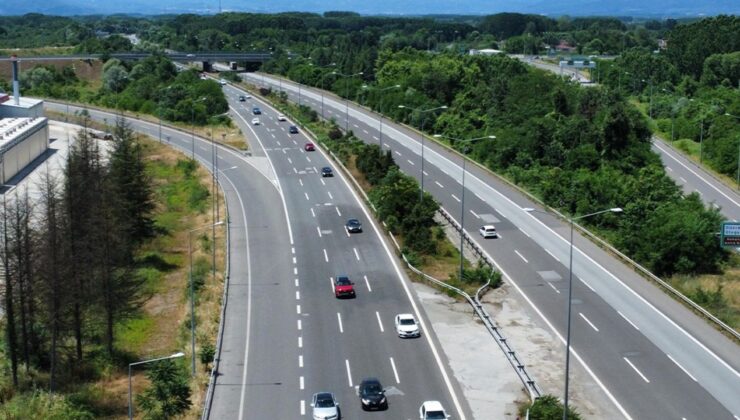 Anadolu Otoyolu’nda Bayram Trafiği: Hız ve Yoğunluk