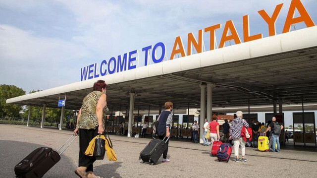 Antalya Havalimanı’nda Yılın En Yüksek Yolcu Sayısına Ulaşıldı