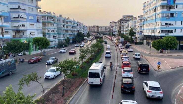 Antalya’da Motorlu Kara Taşıtları Sayısı 1 Milyon 498 Bin 295 Oldu