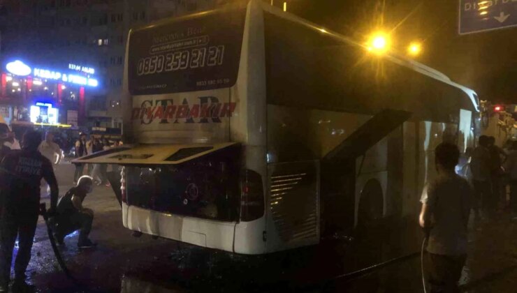 Batman’da Şehirlerarası Otobüs Alev Aldı