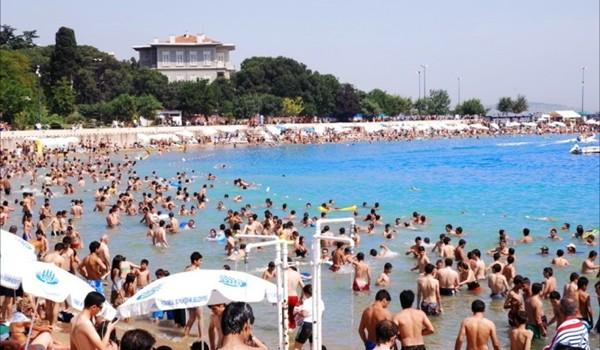 Bayramı Son Günü: Caddebostan Plajı Tıklım Tıklım