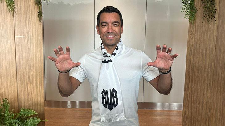 Beşiktaş’ta Giovanni Van Bronckhorst Göreve Başlıyor!