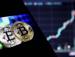 Bitcoin’de Sert Düşüş