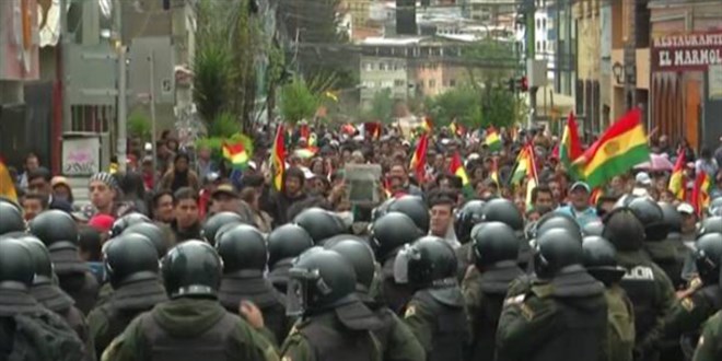 Bolivya’da Ordu Sokağa İndi