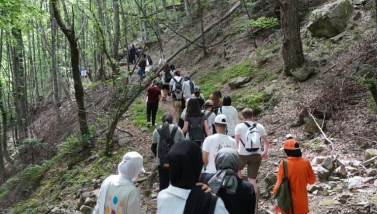 Bursa’da Gençler Tabiat İçin Yürüdü