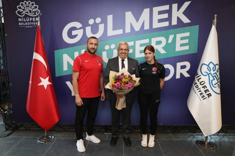 Bursa’da Nilüfer Belediye Başkanı Özdemir Bir Günde Bin 400 Kişiyi Ağırladı