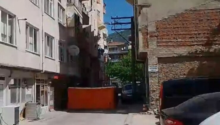 Bursa’da Ruhsal Rahatsızlığı Olan Şahsı İtfaiye Ekipleri Hastaneye Götürmek İçin Seferber Oldu