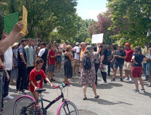 Büyükada’daki Protestoda Polisten Eylemcilere: ‘İbb’nin Önüne Git Kardeşim, Niçin Gitmiyorsun’