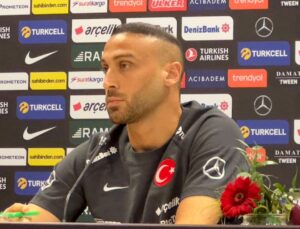 Cenk Tosun: Hocamın Kararlarına Hürmet Duyuyorum Ama Oynamaya Hazırım