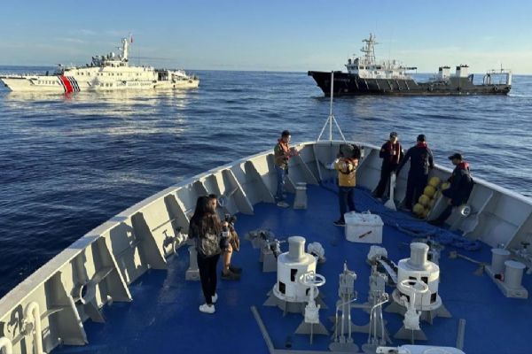 Çin ve Filipinler’e Ait İki Gemi Çarpıştı