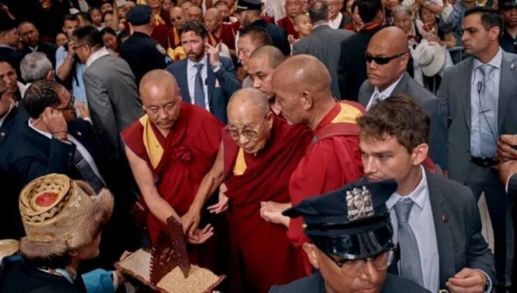 Dalai Lama, Tedavi Görmek İçin Özel Jetiyle ABD’ye Gitti