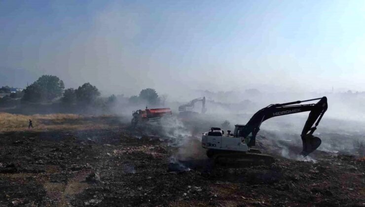 Düzce’de Çıkan Yangında Çöp Alanı ve Tarlalar Zarar Gördü