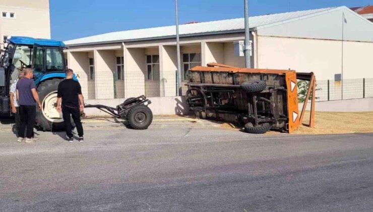 Edirne’de Traktör Römorku Devrildi, 5 Ton Buğday Yola Döküldü