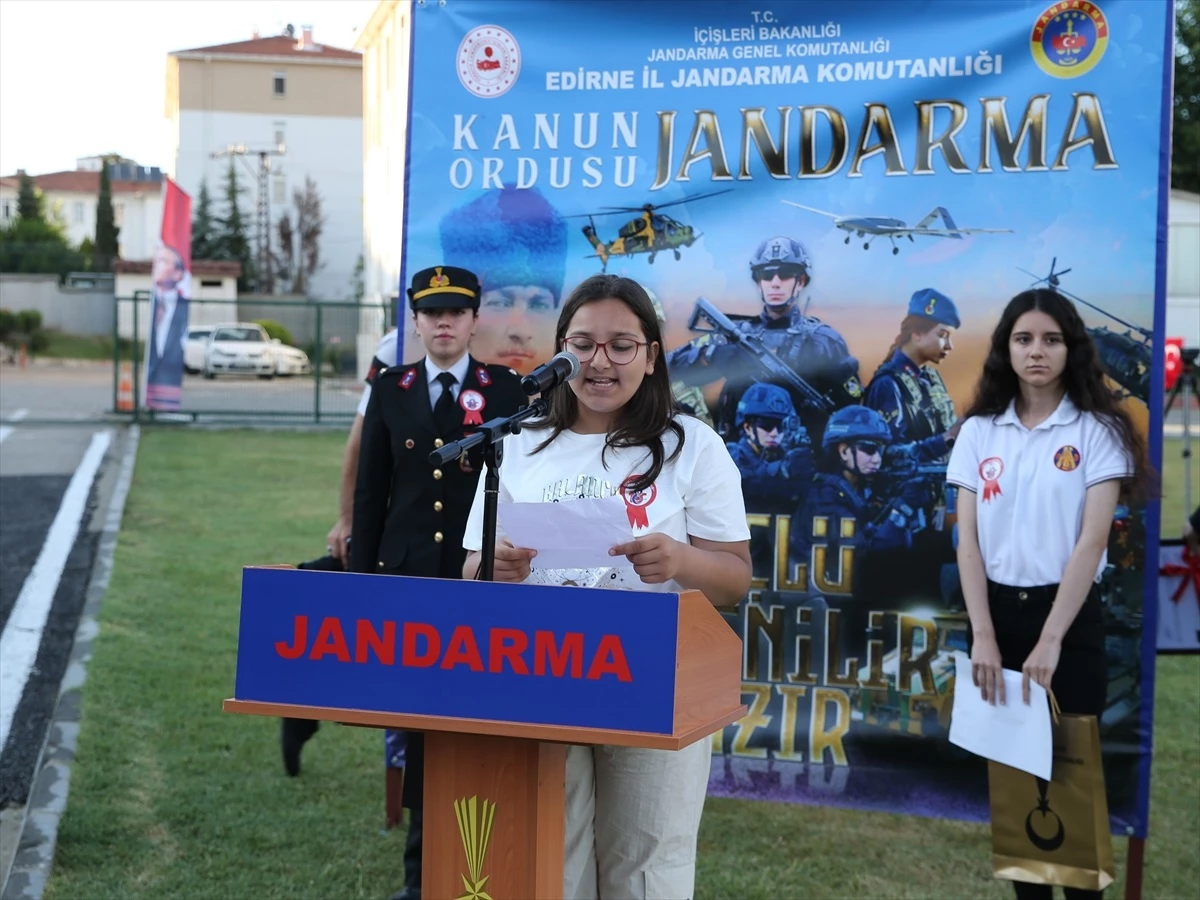 Edirneli Ortaokul Öğrencisi Zeynep İhtimam, Jandarma Genel Komutanlığı Şiir Müsabakasında Türkiye Birincisi Oldu