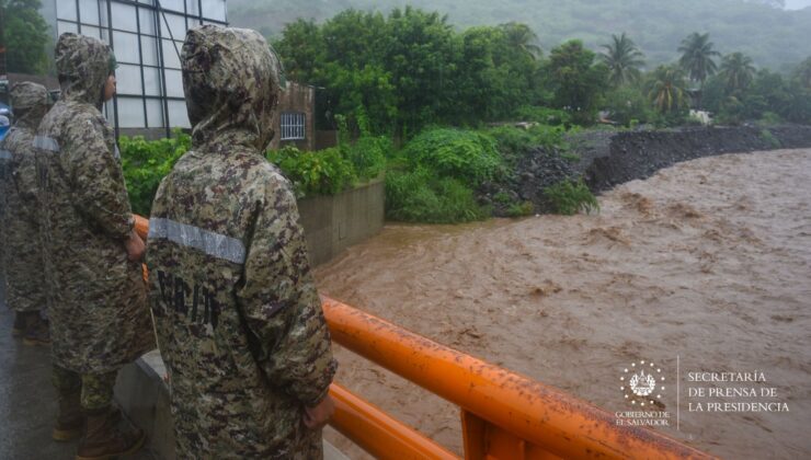 El Salvador’da Sel Faciası: Ölü Sayısı Yükseliyor