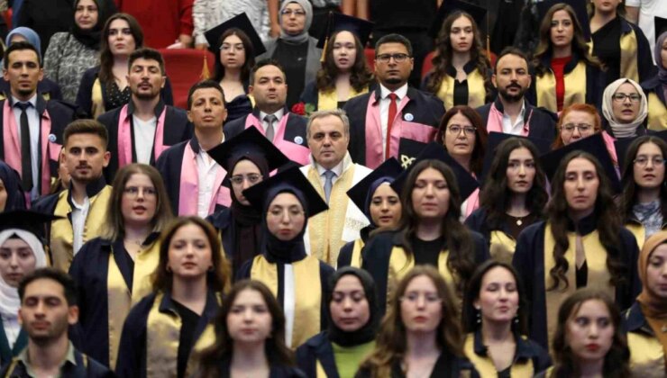 Erciyes Üniversitesi’nde 432 Öğrenci Mezun Oldu