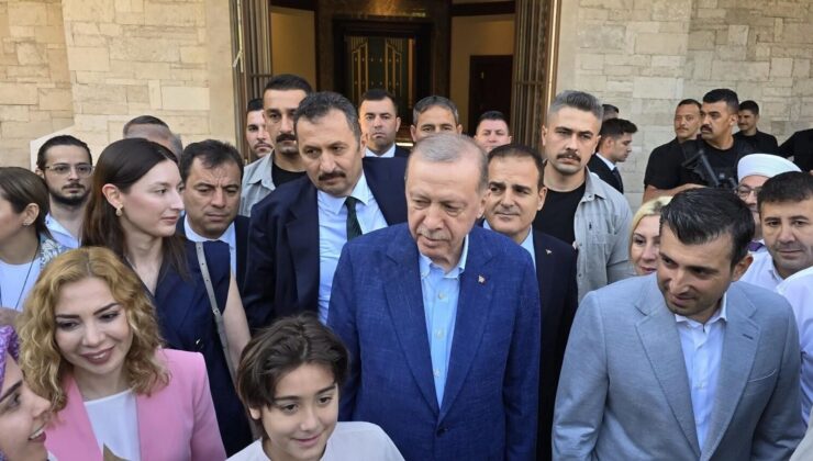 Erdoğan Bayram Namazını Muğla’da Kıldı: ‘Haremi Şerif’in de Açılışını Bu Millete Nasip Eylesin’