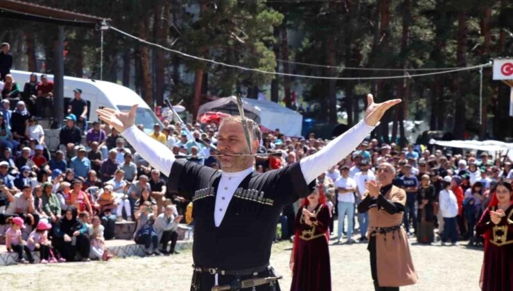 Erzurum’da Şenkaya Kültür Sanat ve Bal Şenliği Coşkusu