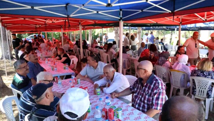 Eskişehir’de Yetiştirme Yurdundan Ayrılan Vatandaşlar Klasik Pilav Günü’nde Buluştu