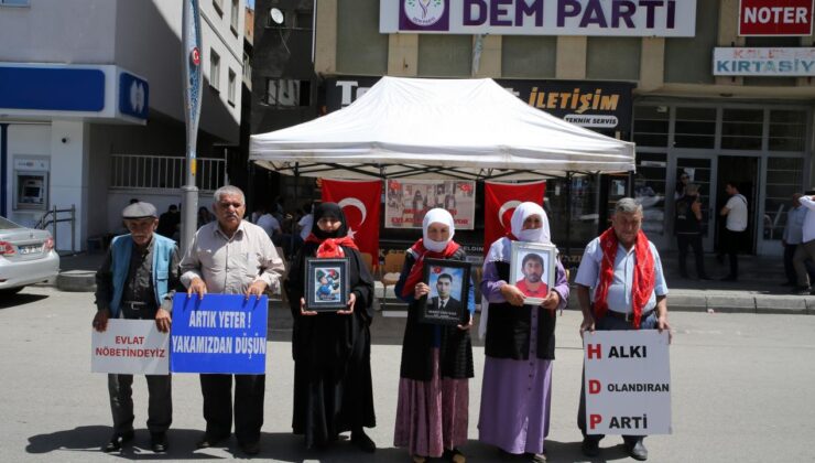 Evlat Nöbetindeki Annelerden Evlatlarına “Teslim Olun” Çağrısı