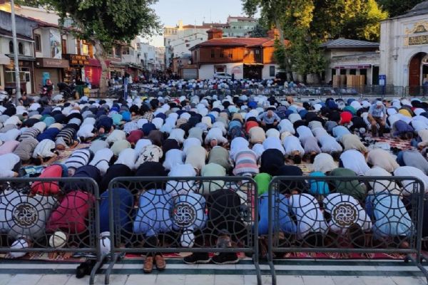 Eyüpsultan ve Çamlıca Camii’nde Bayram Heyecanı!