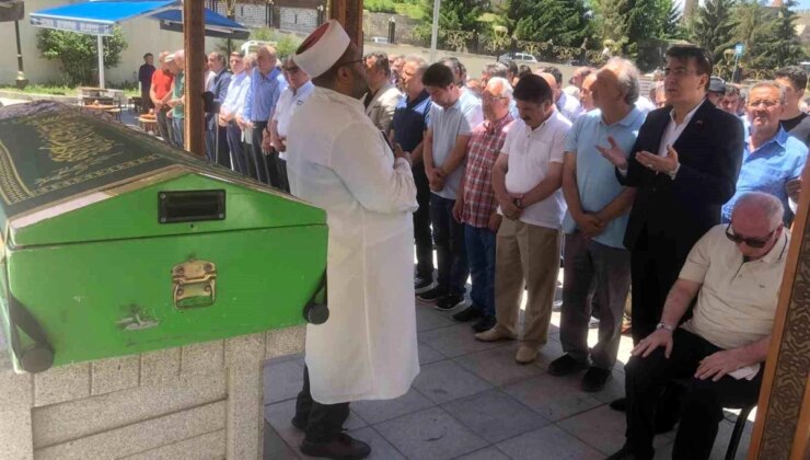 Gazeteci Selahattin Şener’in Ablası Müzeyyen Şener Son Yolculuğuna Uğurlandı