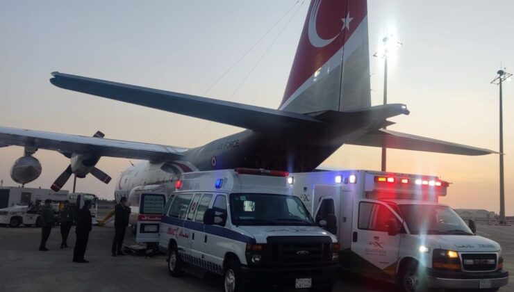 Hac İbadeti Sırasında Sağlık Sıkıntıları Yaşayan 13 Kişi Türkiye’ye Getiriliyor