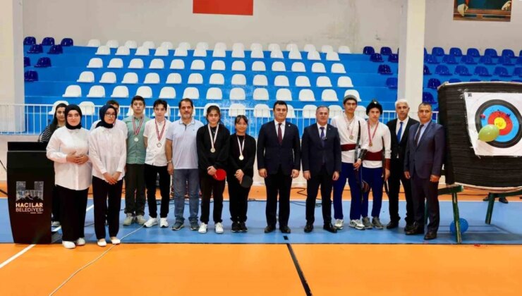 Hacılar’da Spor Salonu Yenilendi ve Genişletildi