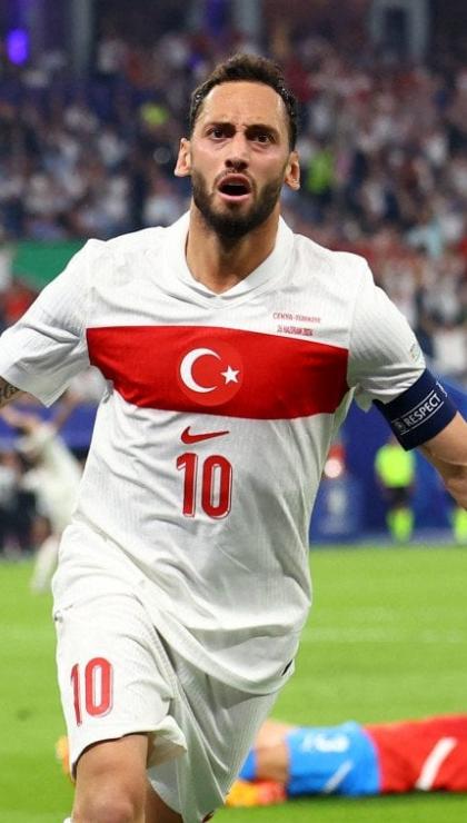 hakan calhanoglundan dayanilmaz gol cekya kalecisi caresiz kaldi 3 ufCwHR9O