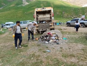 Hakkari’de Cennet Cehennem Vadisi’nde Çöp Temizliği Yapıldı