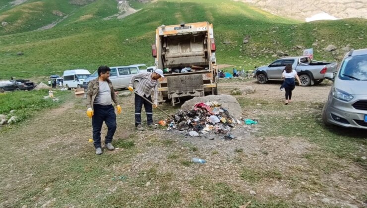 Hakkari’de Cennet Cehennem Vadisi’nde Çöp Temizliği Yapıldı