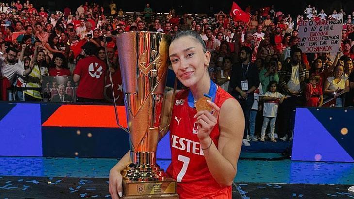 Hande Baladın Sakatlığı Nedeniyle Türkiye’ye Döndü