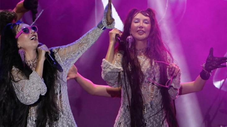 Hande Yener’den Playback Yapan Müzikçilere Gönderme! ‘Arka Taraf Bizi Duyuyor Mu?’