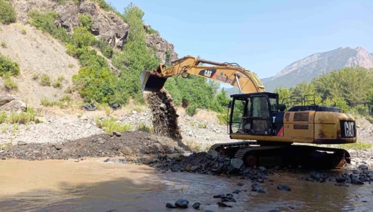 Hatay Büyükşehir Belediyesi Dere ve Kanal Temizliklerine Hız Verdi