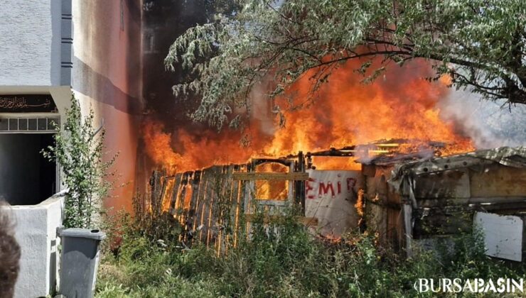 İnegöl’de Apartman Altında Yangın: Depo Zarar Gördü