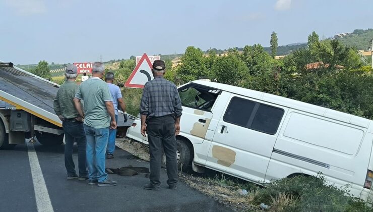 İnegöl’de Minibüs Şarampole Yuvarlandı: 5 Yaralı