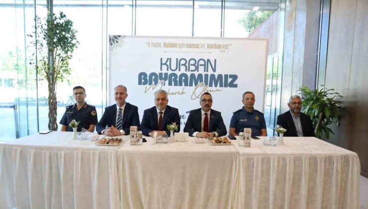 İnegöllü Vatandaşlar ve Protokol Bayramlaşma Programında Buluştu