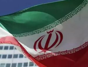 İranlılar Yeni Cumhurbaşkanını Seçmek İçin Yarın Sandık Başına Gidiyor