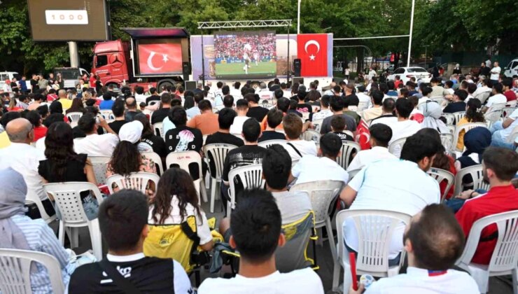 Isparta Belediyesi, EURO 2024 Maçını Dev Ekranda Yayınladı