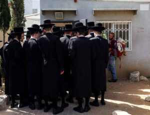 İsrail Yüksek Mahkemesi: Haredi Yahudi İlahiyat Öğrencileri Askerlikten Muaf Tutulamaz