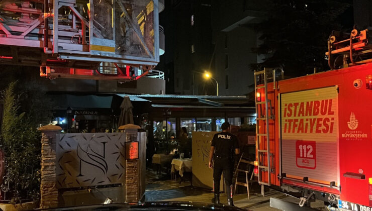 Kadıköy’de Restoranın Tavanı Çöktü, Müşteriler Yaralandı