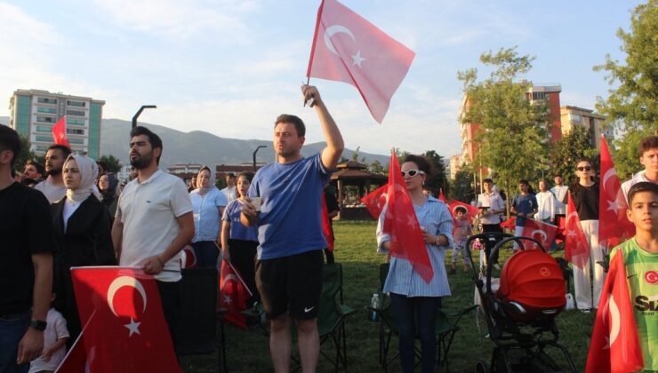 Kahramanmaraş’ta Milli Maça Yoğun İlgi: Maçı Dev Ekranda İzlediler