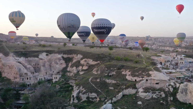 Kapadokya’da Rüzgar Nedeniyle Sıcak Hava Balon Tipleri Ertelendi