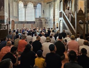 Kariye Camii’nde 79 Yıl Ortadan Sonra İlk Bayram Namazı Kılındı